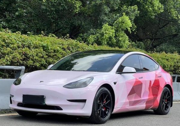 配资炒股推荐几个网站 零百5秒6超快提速，21年Model 3仅6.9万公里，真能省钱？